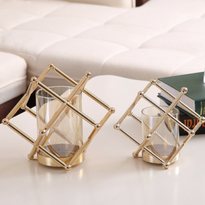 RADIANT CUBIC VASES
