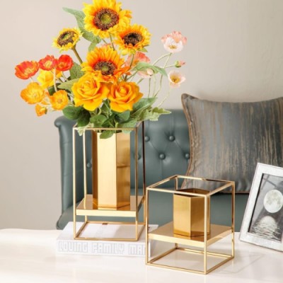 MODULAR GOLDEN FLOWER VASE SET